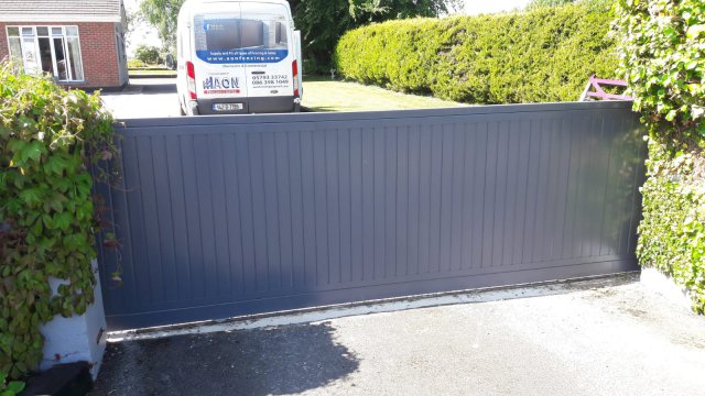 grange sliding gate grey